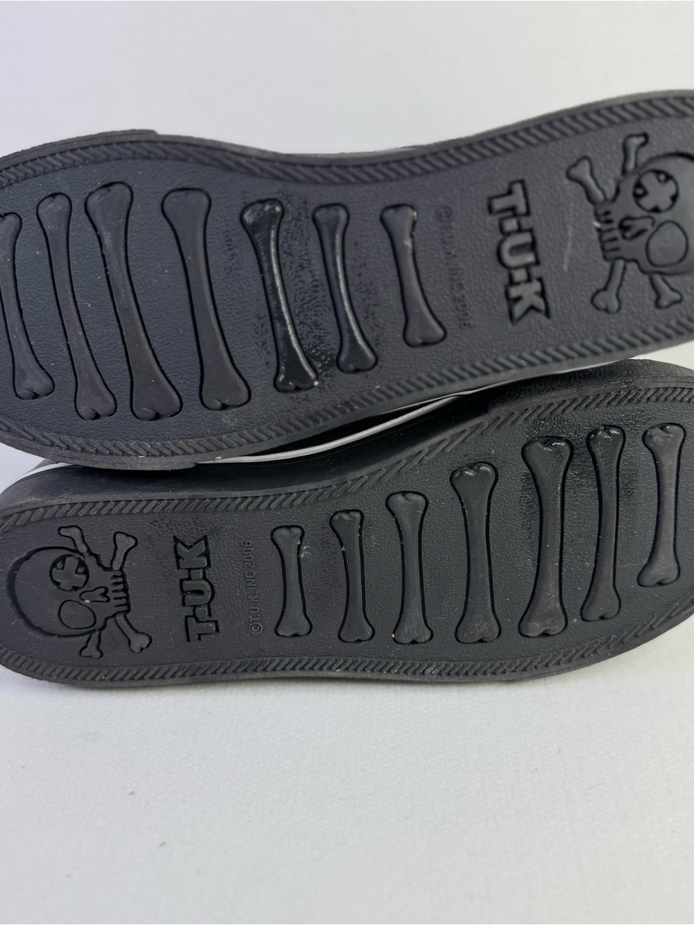 T.U.K Black Lace-Up Platform Boots with White Cat Appliqué NWOT - Picture 4 of 7